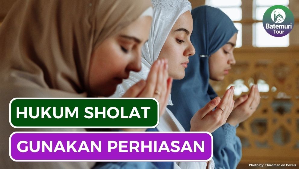 Hukum Gunakan Perhiasan Saat Sholat bagi Wanita